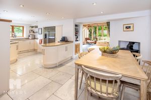 Photo 14- click for photo gallery